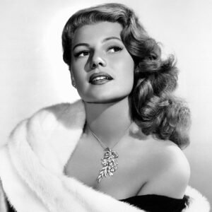 5. Advance - Make-Up Anni ‘40